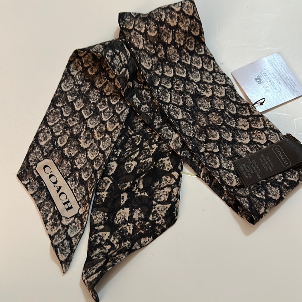 NWT Coach Signature Vintage Scarf